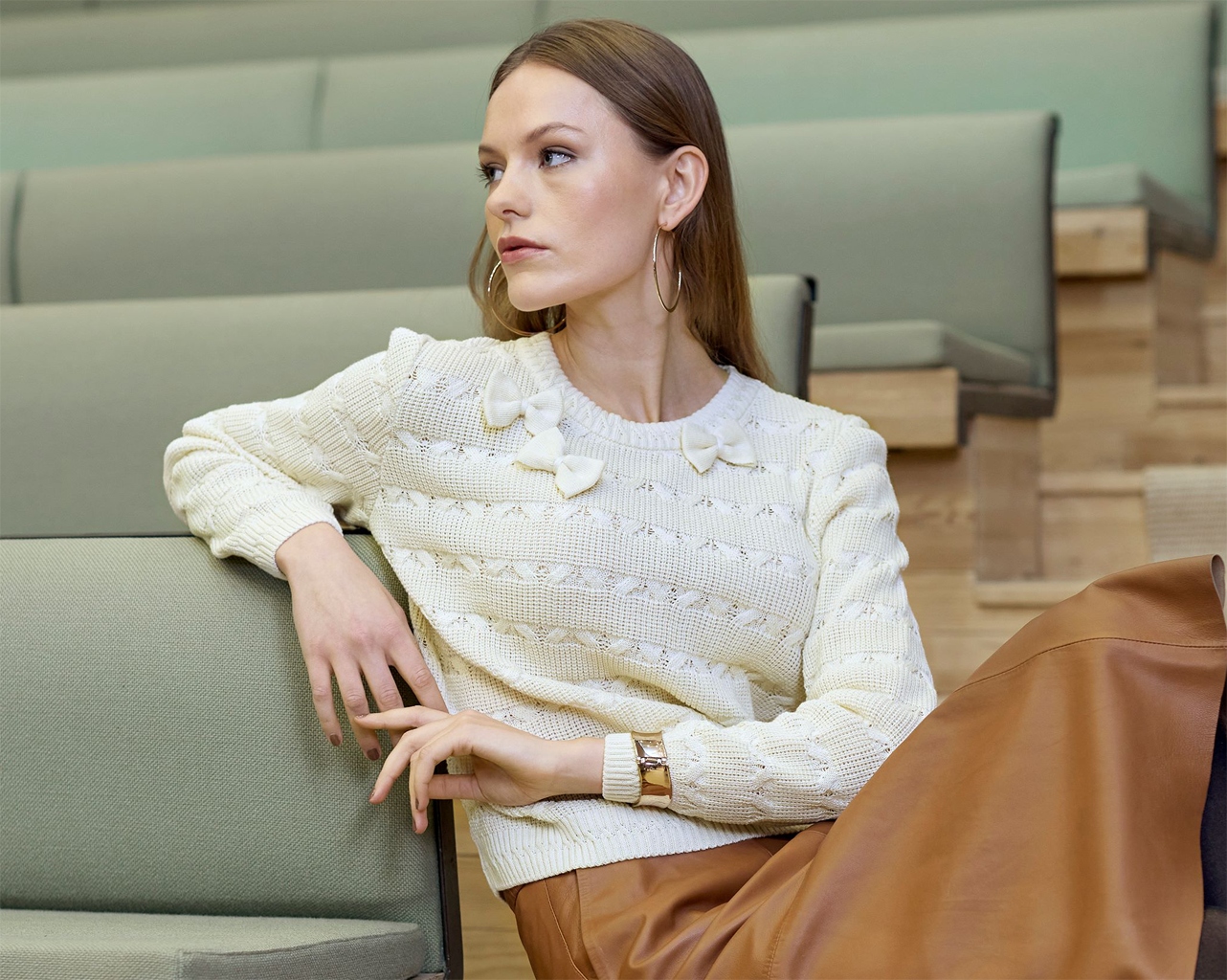 Trja med flyttbara rosetter, offwhite